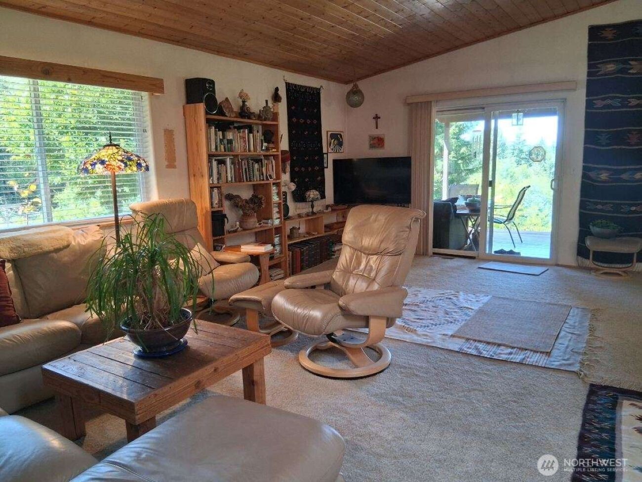 419 Meskill Road Property Photo 3