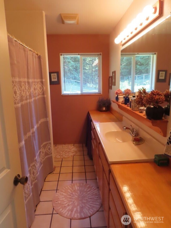 419 Meskill Road Property Photo 11