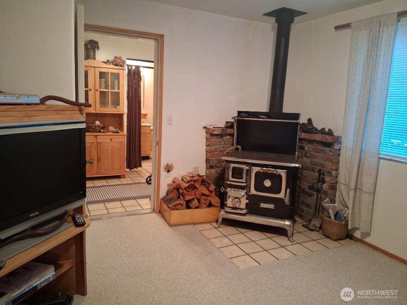 419 Meskill Road Property Photo 13