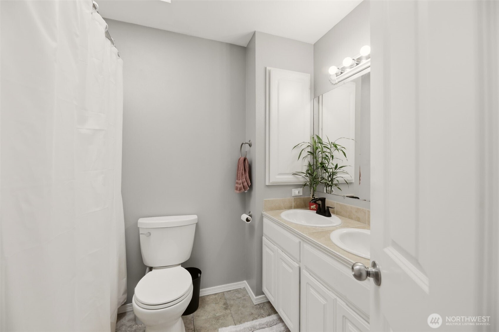 303 E Highland Drive Property Photo 16