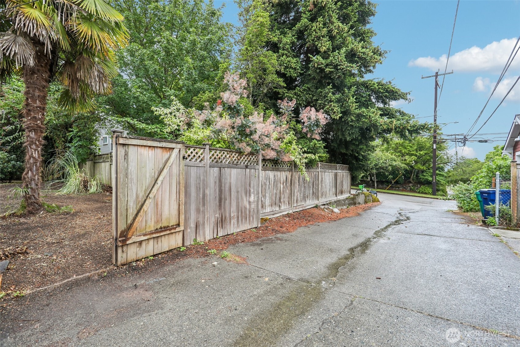1807 30th Avenue Property Photo 2