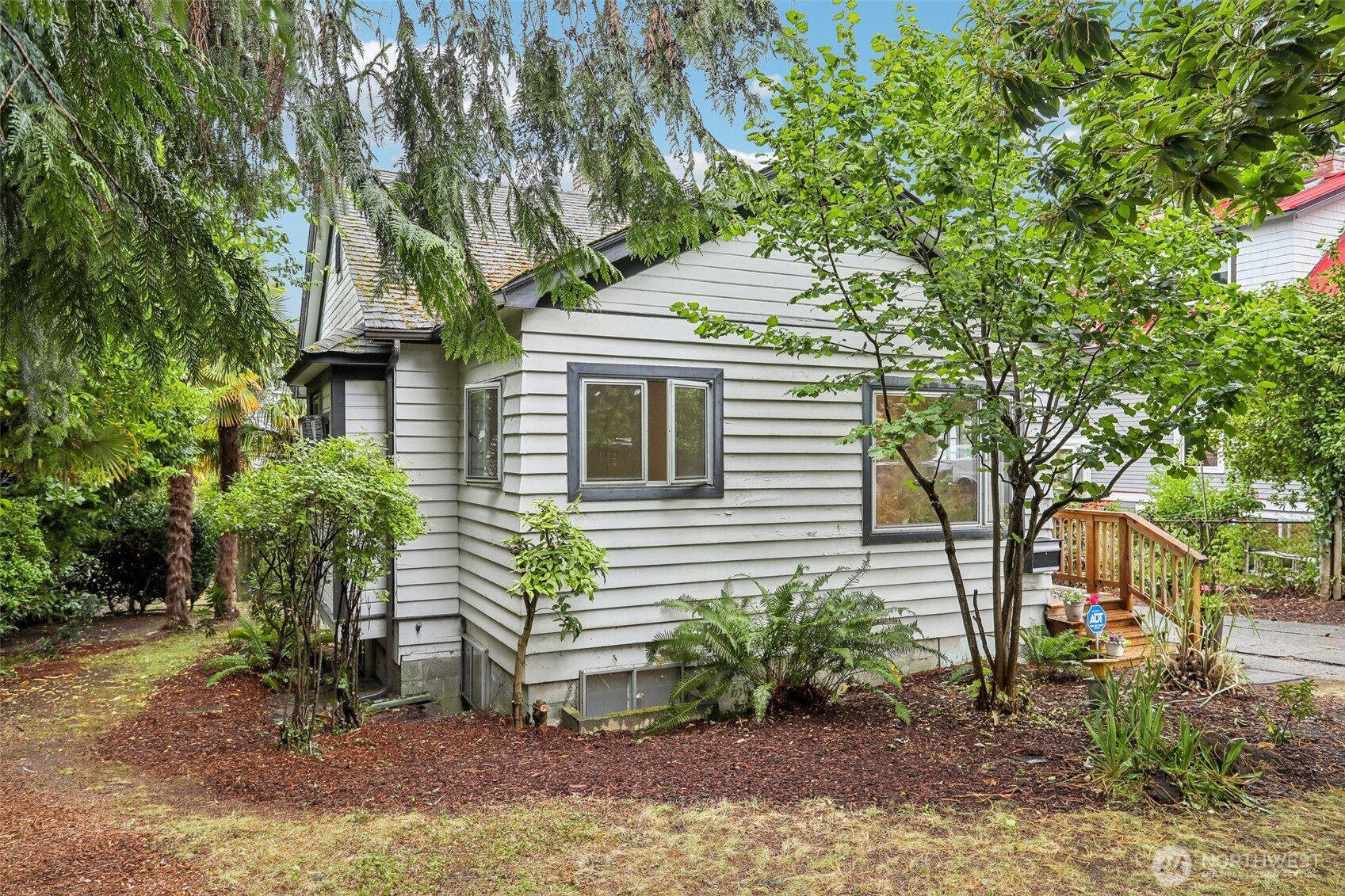 1807 30th Avenue Property Photo 5