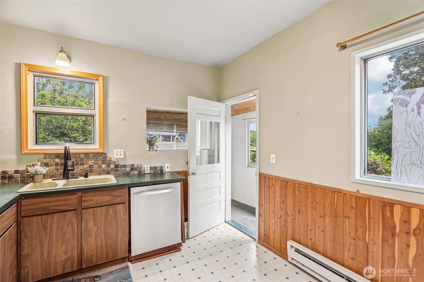 1807 30th Avenue Property Photo 14