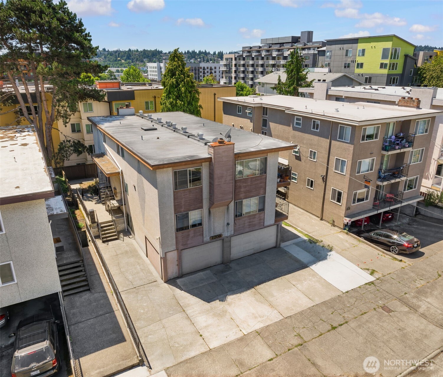 2209 Nw 59th Street Property Photo 2