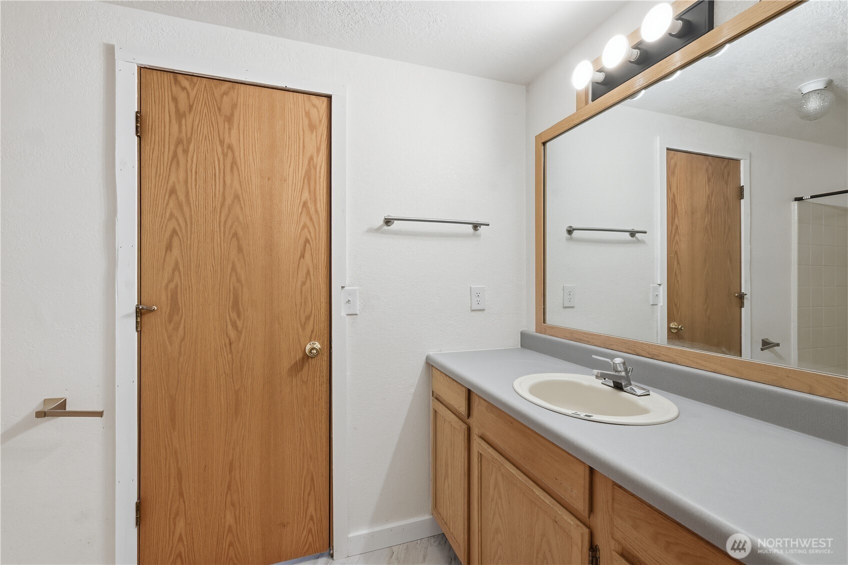 70 Hummingbird Lane Property Photo 15