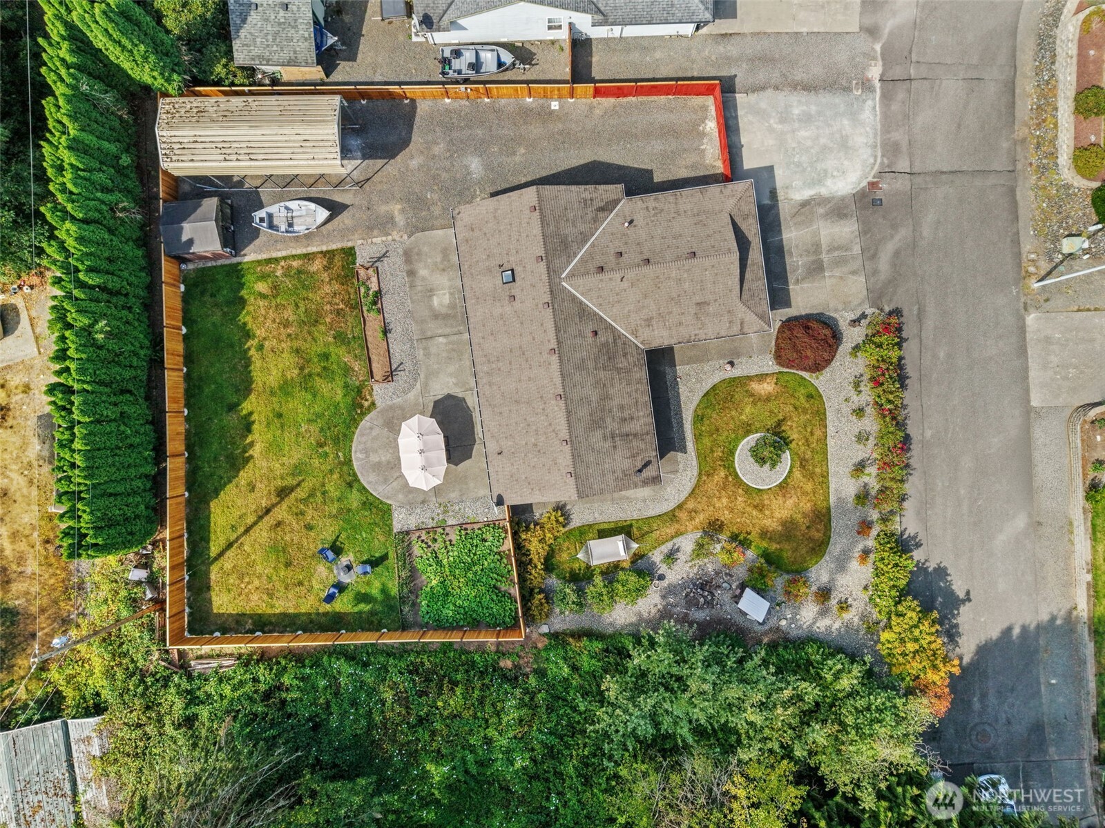 7506 52nd Place Property Photo 8