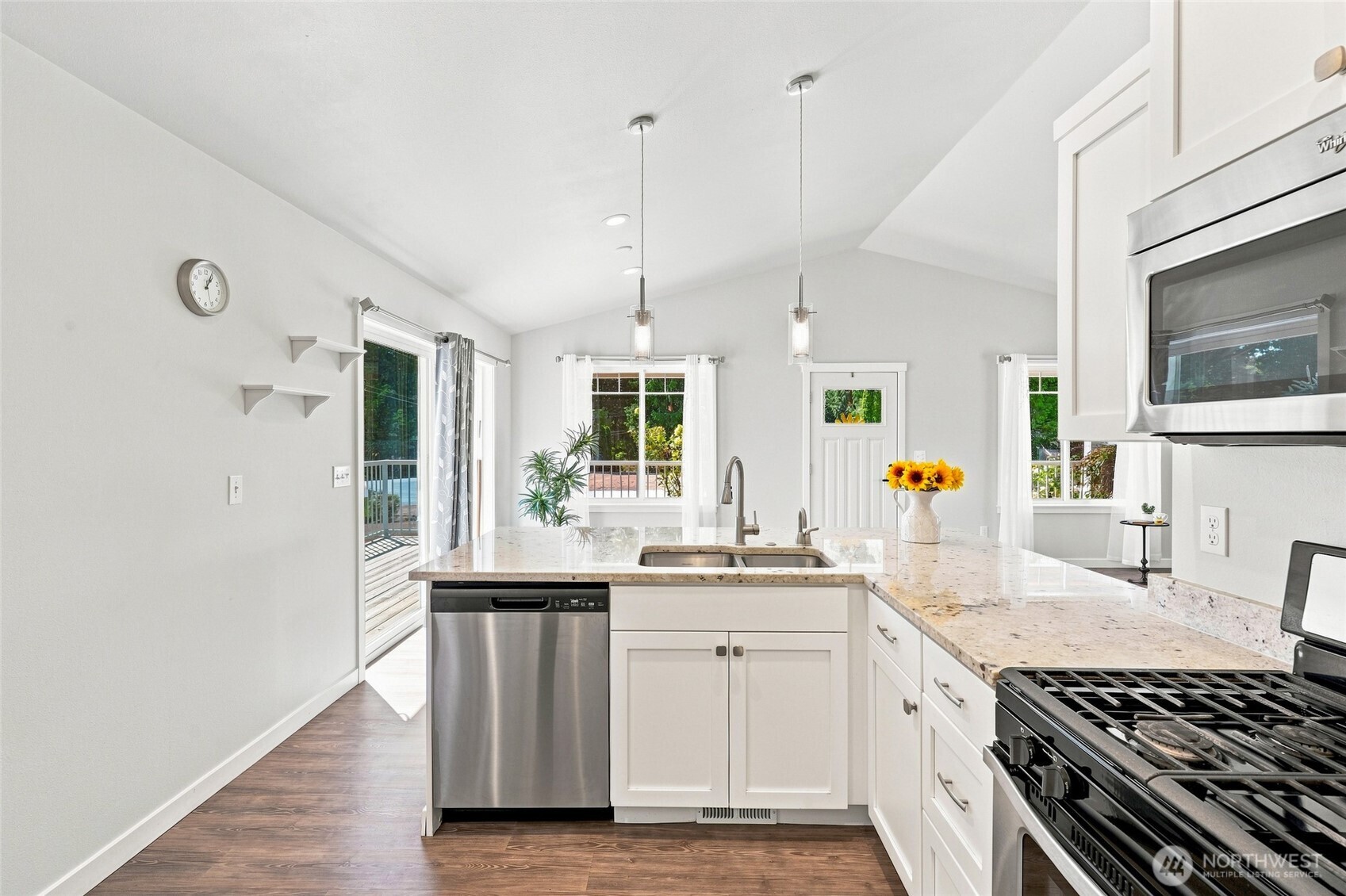 1087 Idlewood Drive Property Photo 14