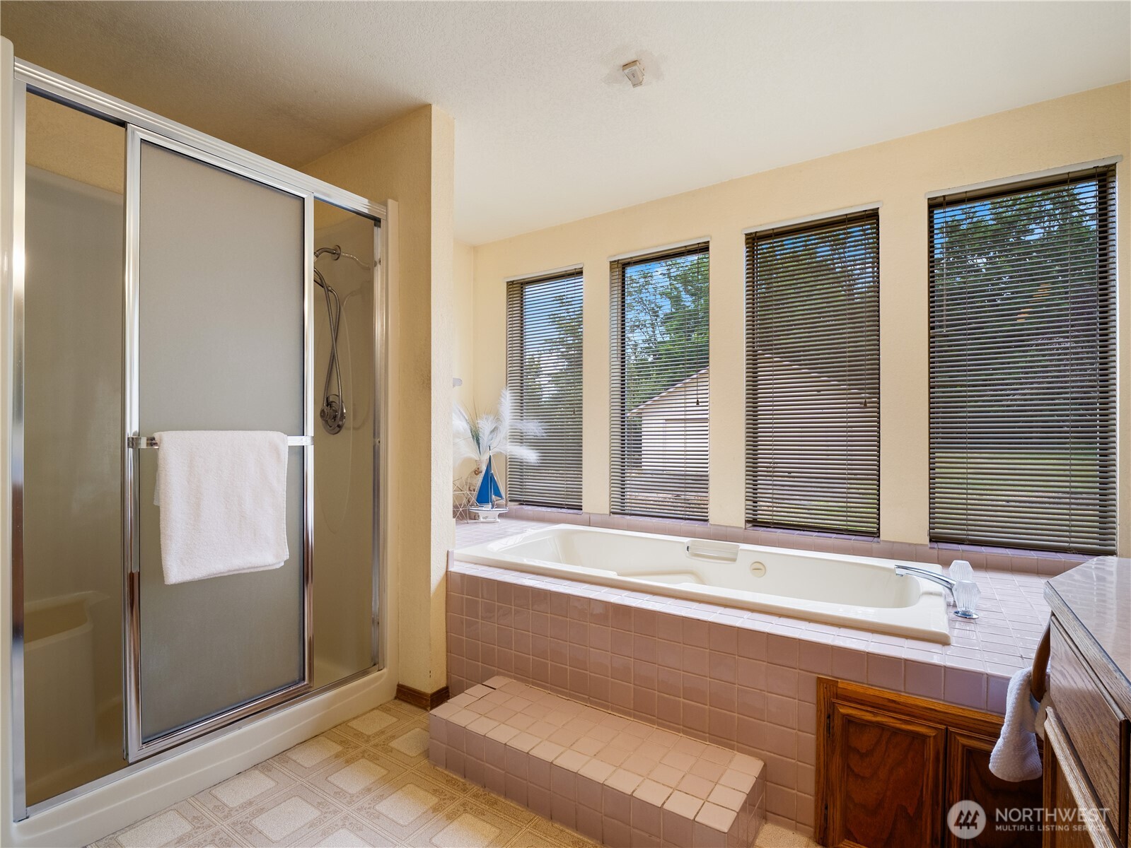 501 E 82nd Street Property Photo 20