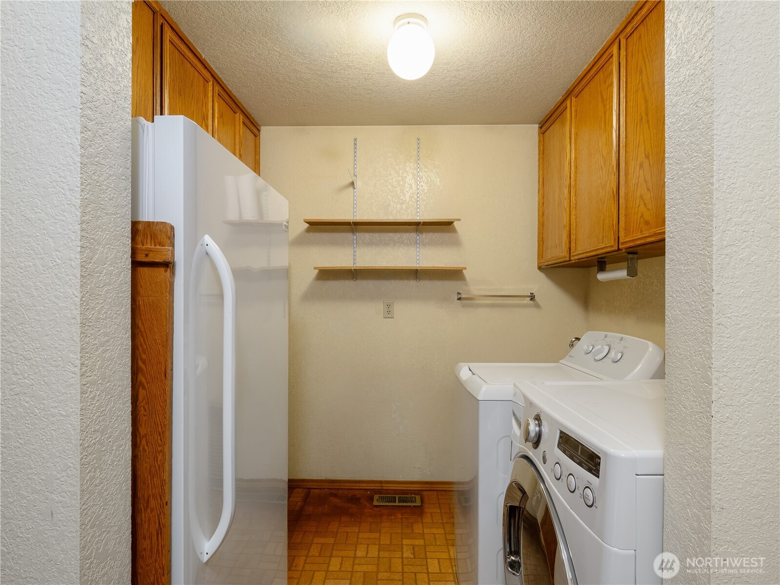 501 E 82nd Street Property Photo 28