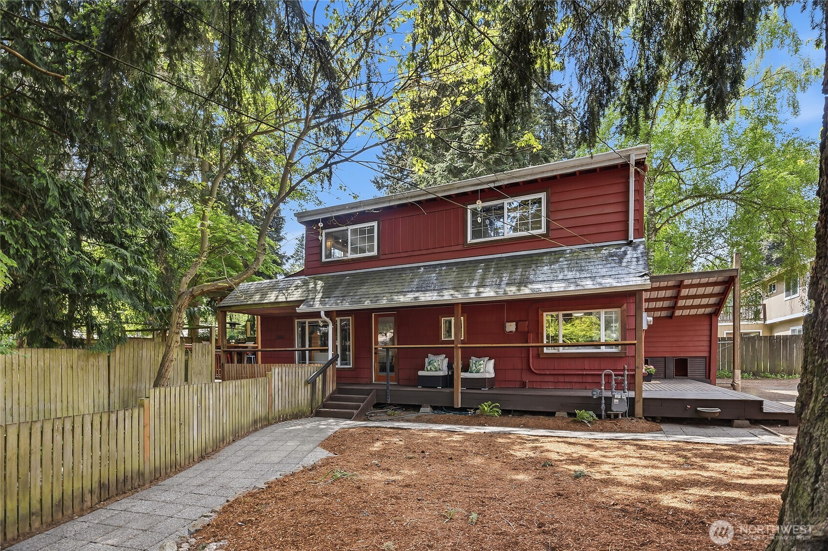 15749 Wallingford Avenue Property Photo 2