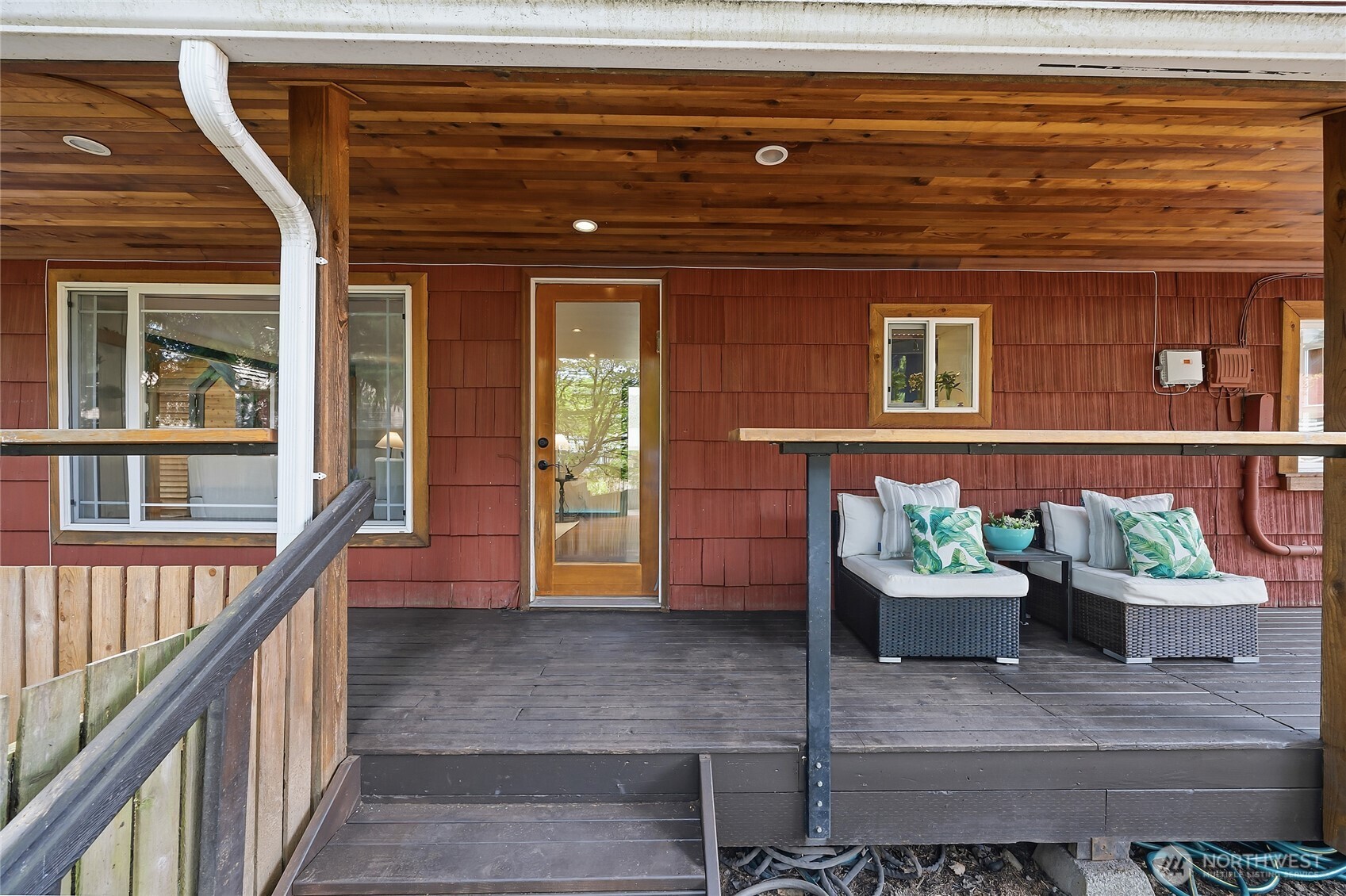 15749 Wallingford Avenue Property Photo 4