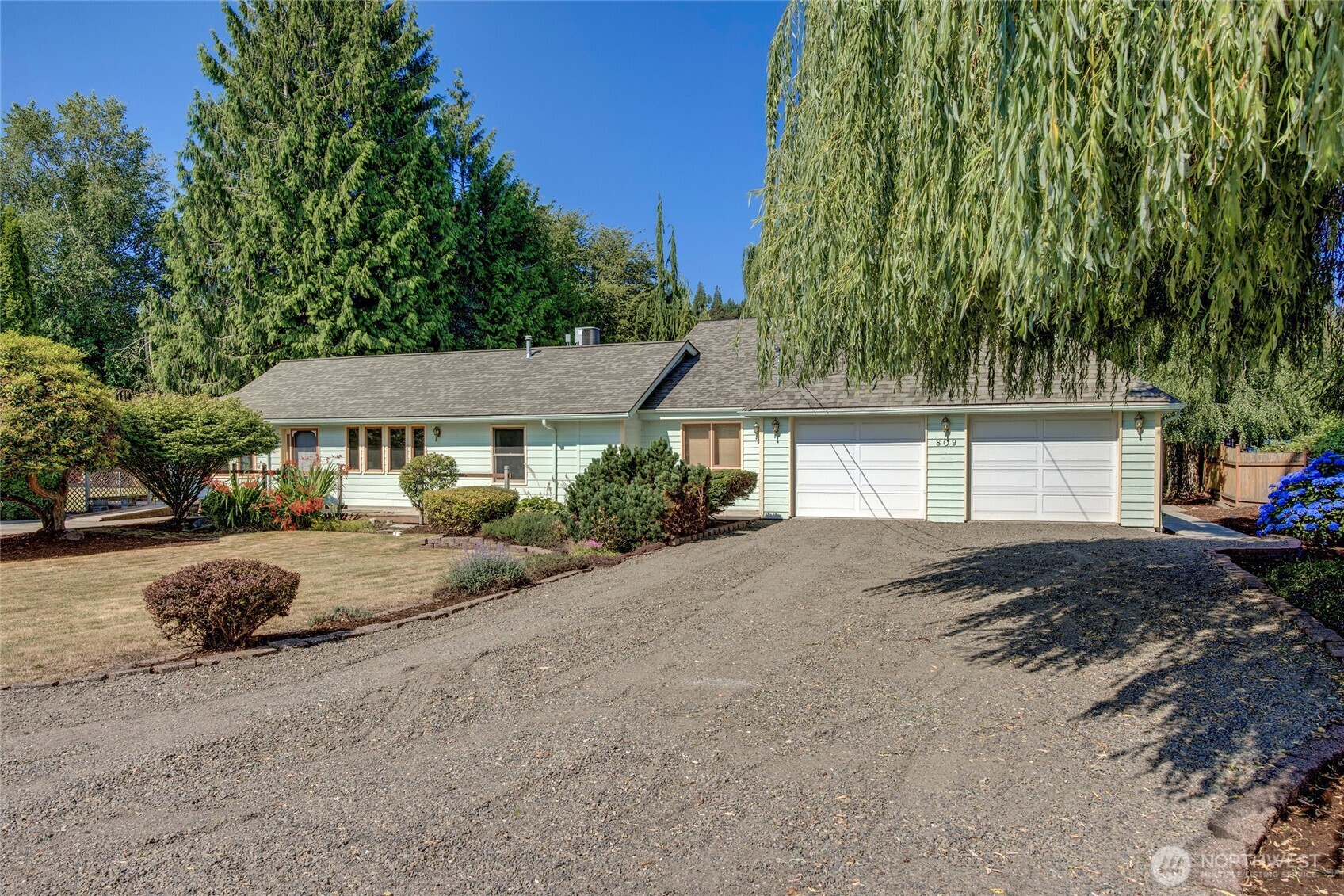 809 Celery Avenue Property Photo 1
