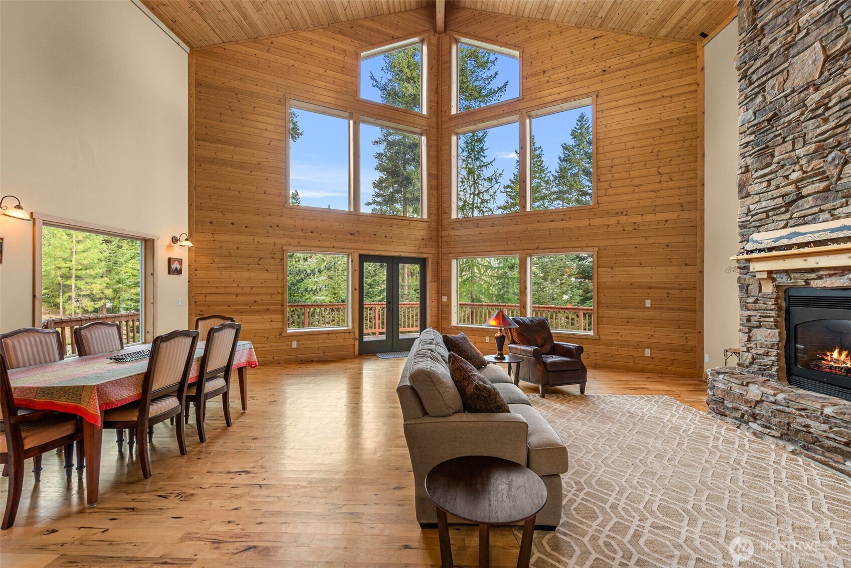 6725 Forest Ridge Drive Property Photo 6