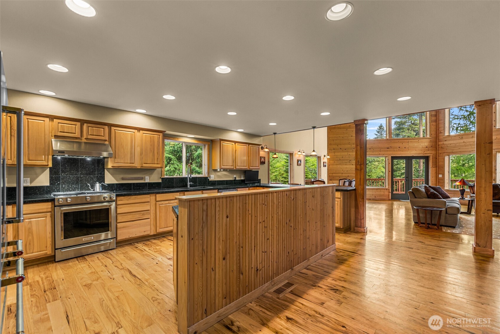 6725 Forest Ridge Drive Property Photo 12