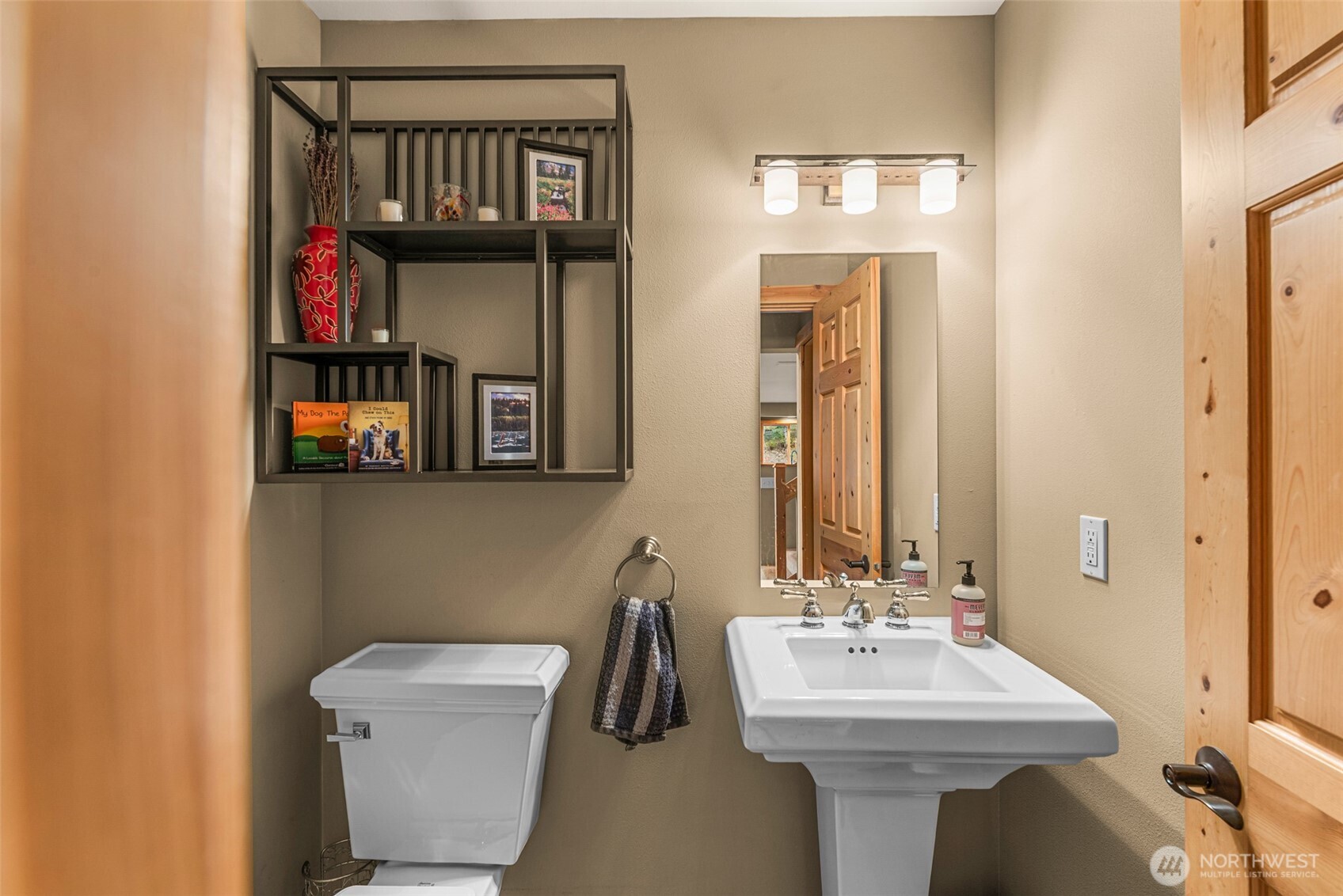 6725 Forest Ridge Drive Property Photo 15