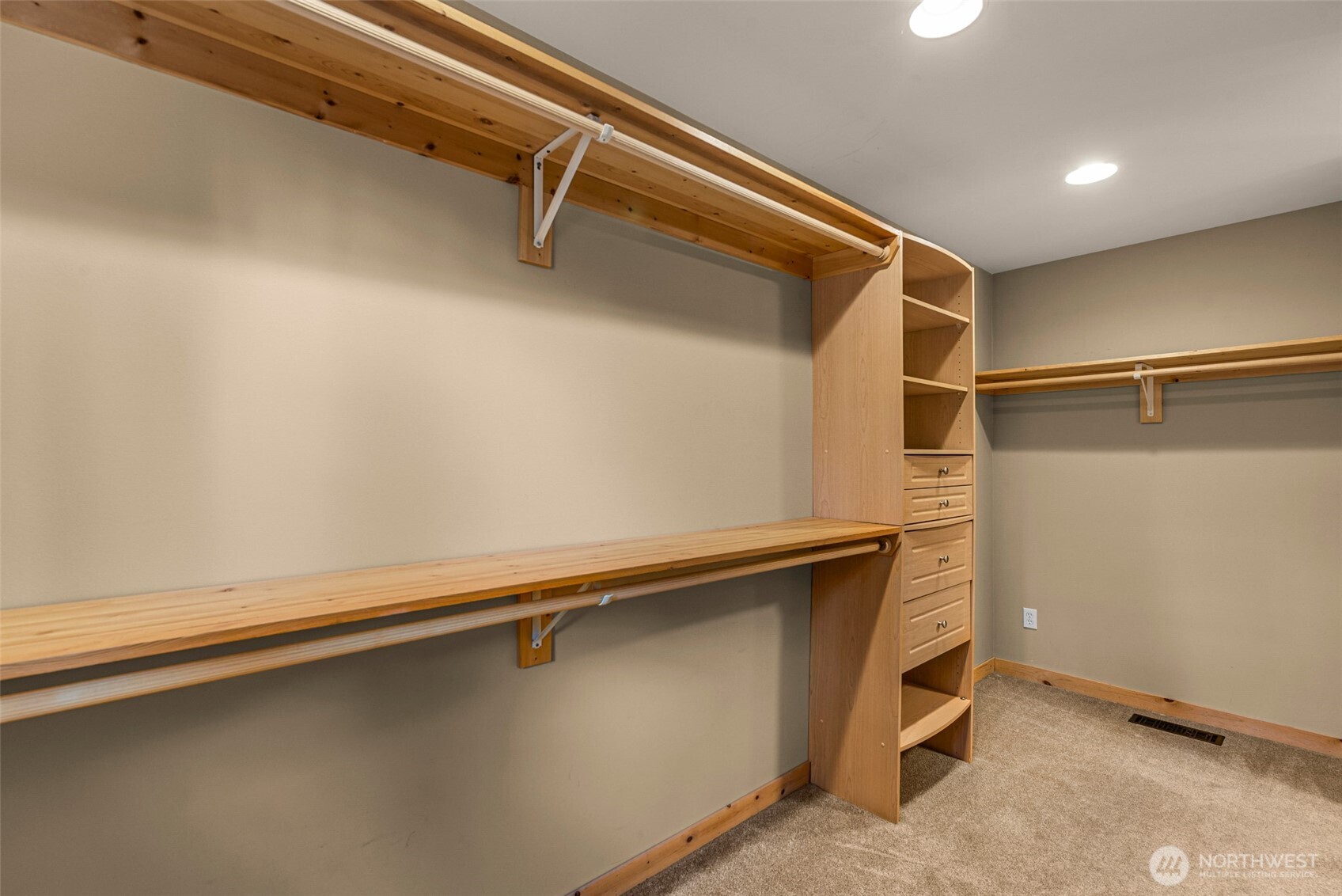 6725 Forest Ridge Drive Property Photo 24