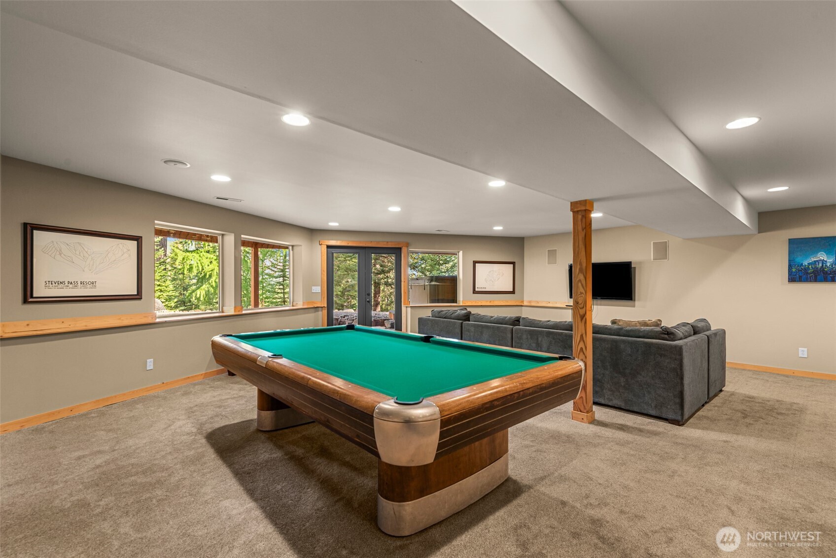6725 Forest Ridge Drive Property Photo 27