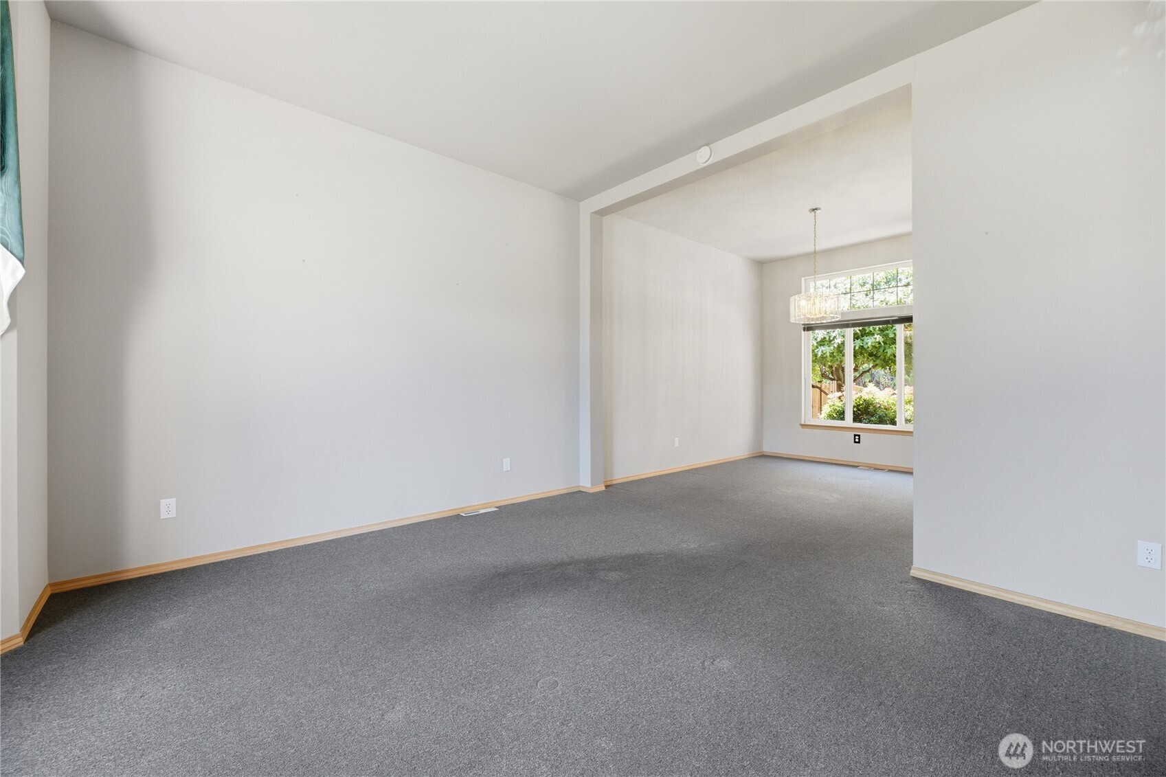19413 5th Avenue Property Photo 6