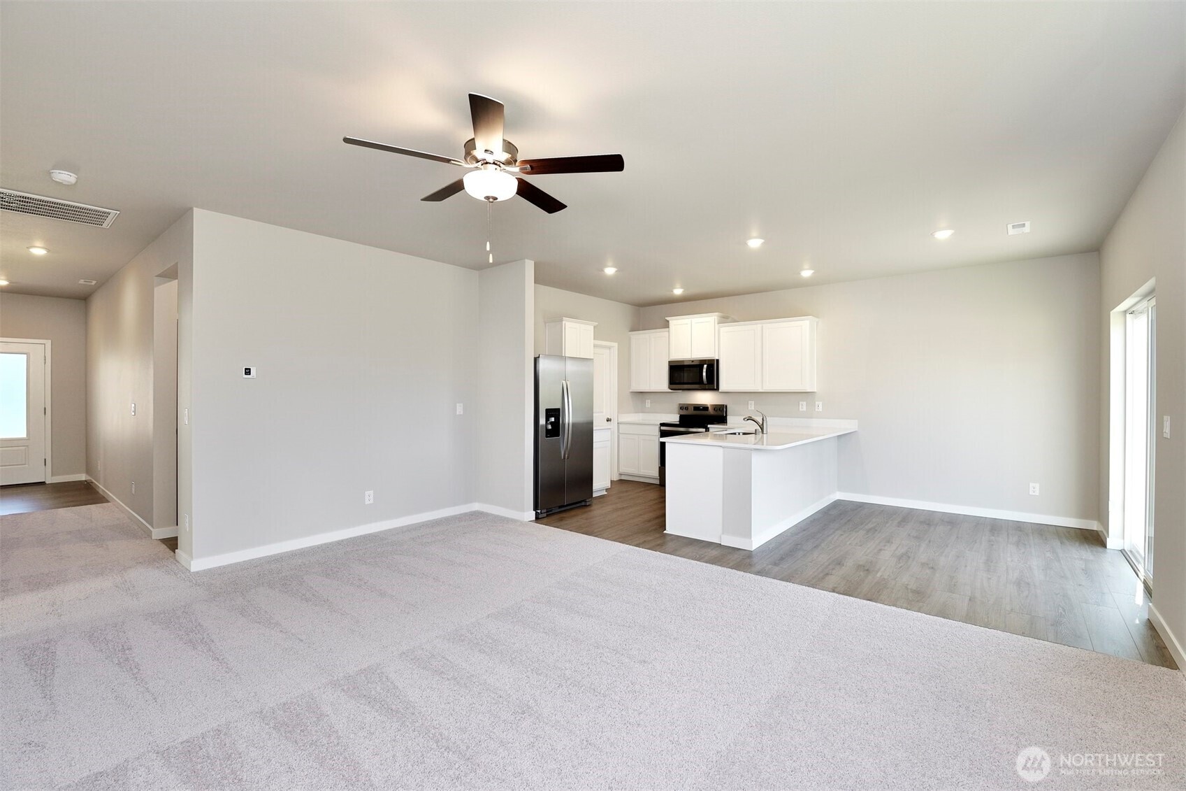 9752 Brown Street Property Photo 4