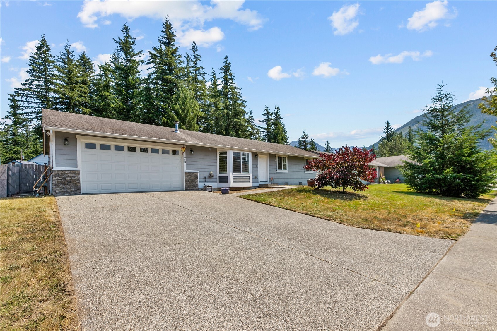 252 19th Street Property Photo 1