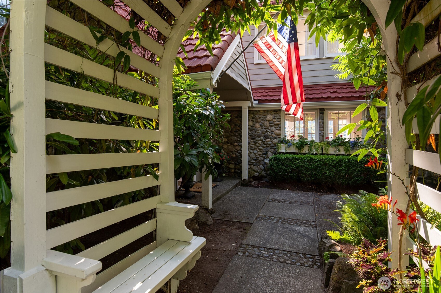 2425 Marine Drive Property Photo 3