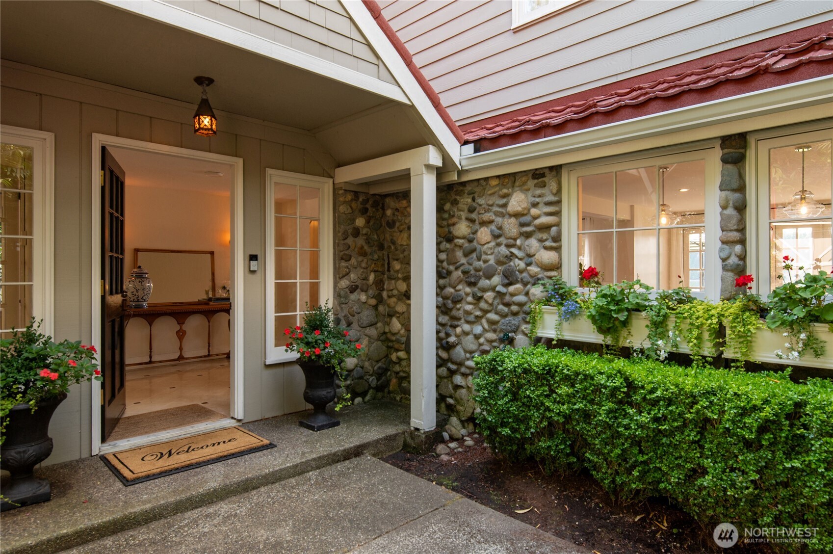 2425 Marine Drive Property Photo 4