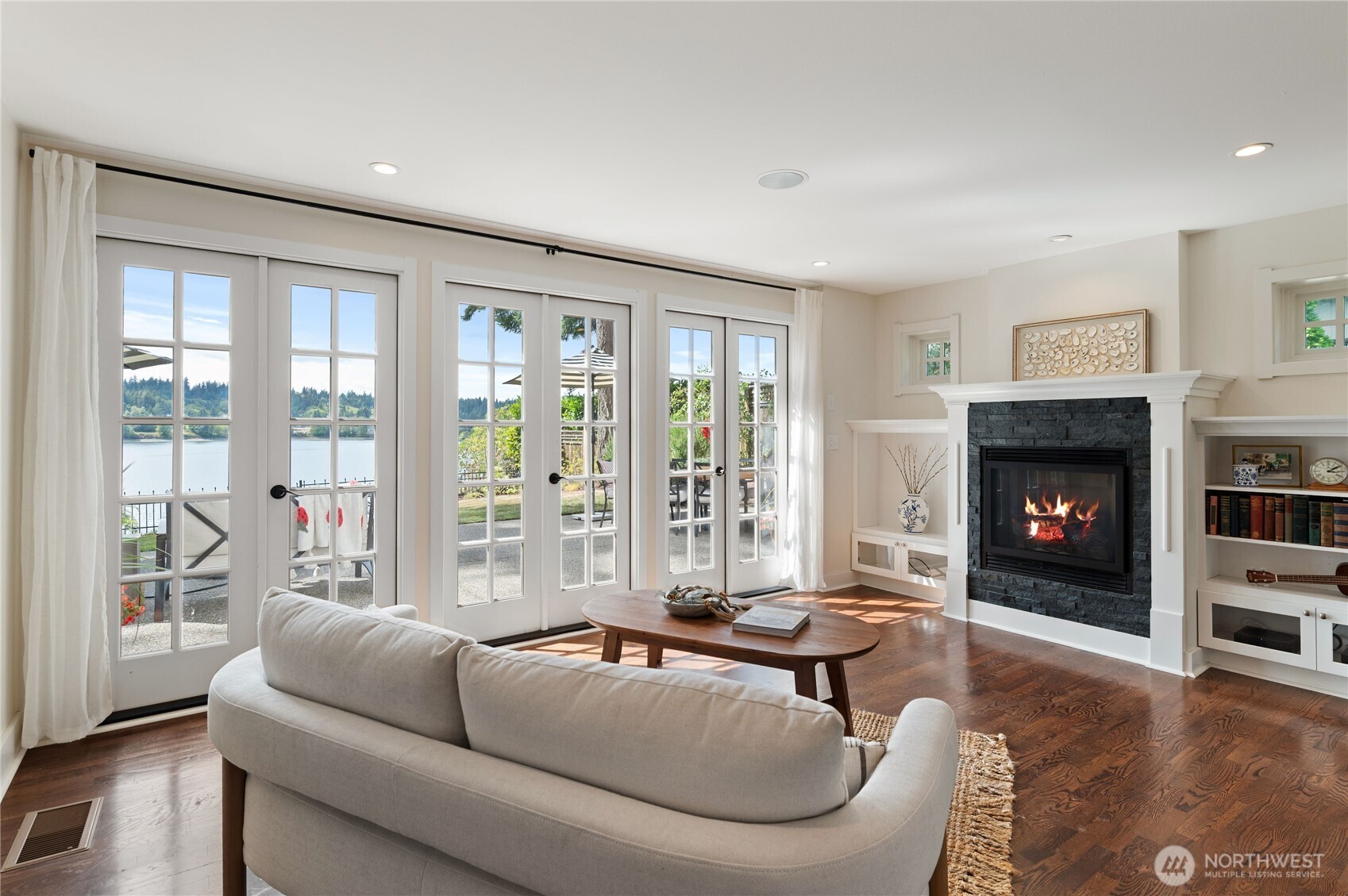 2425 Marine Drive Property Photo 10