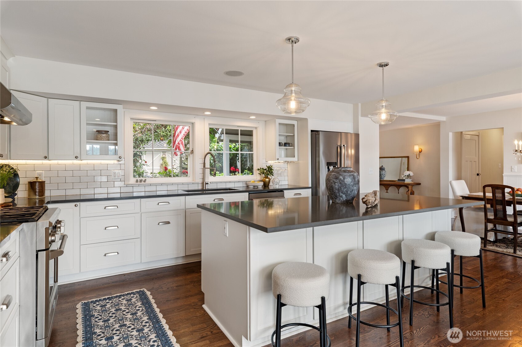 2425 Marine Drive Property Photo 11