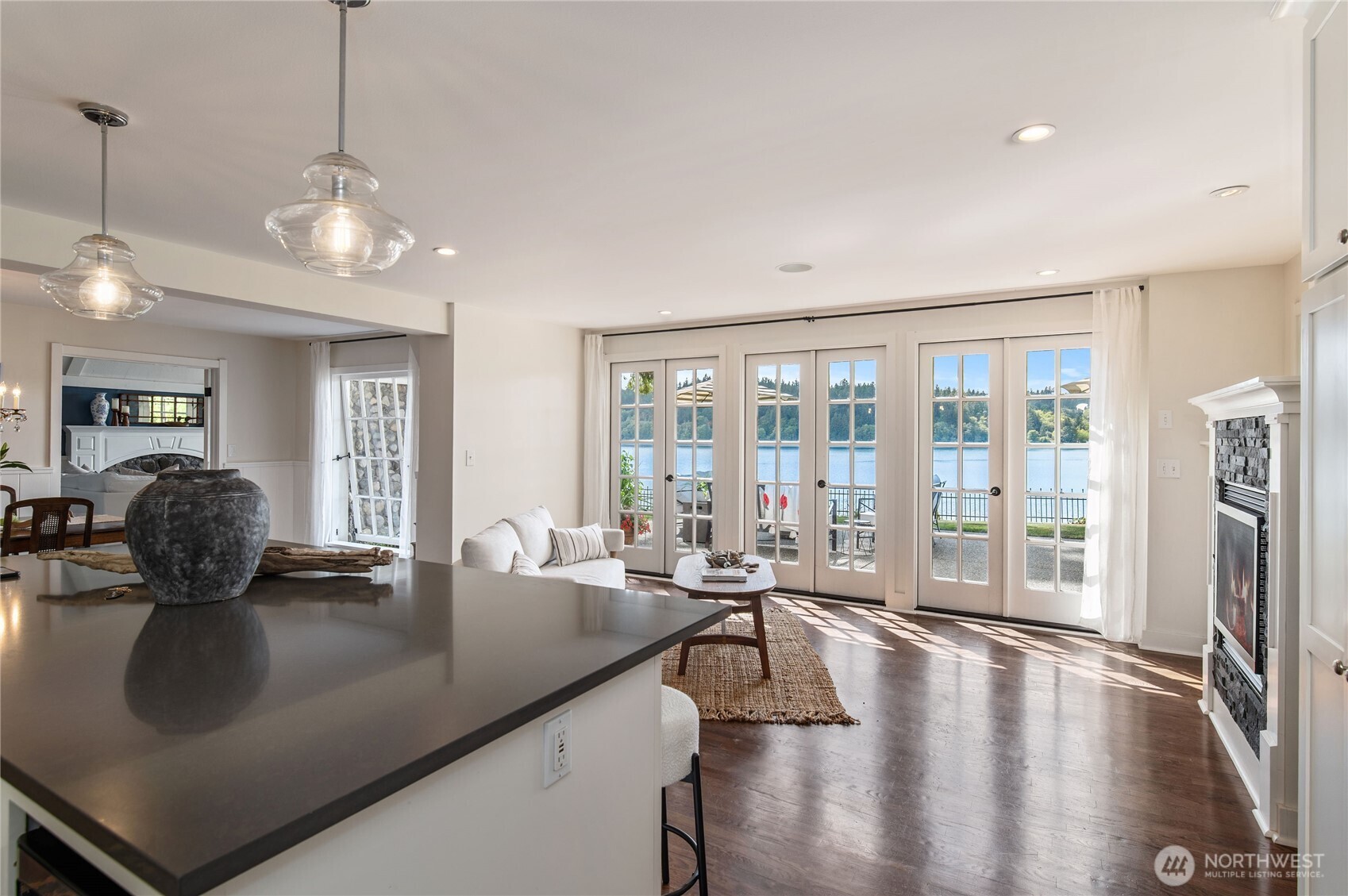 2425 Marine Drive Property Photo 13
