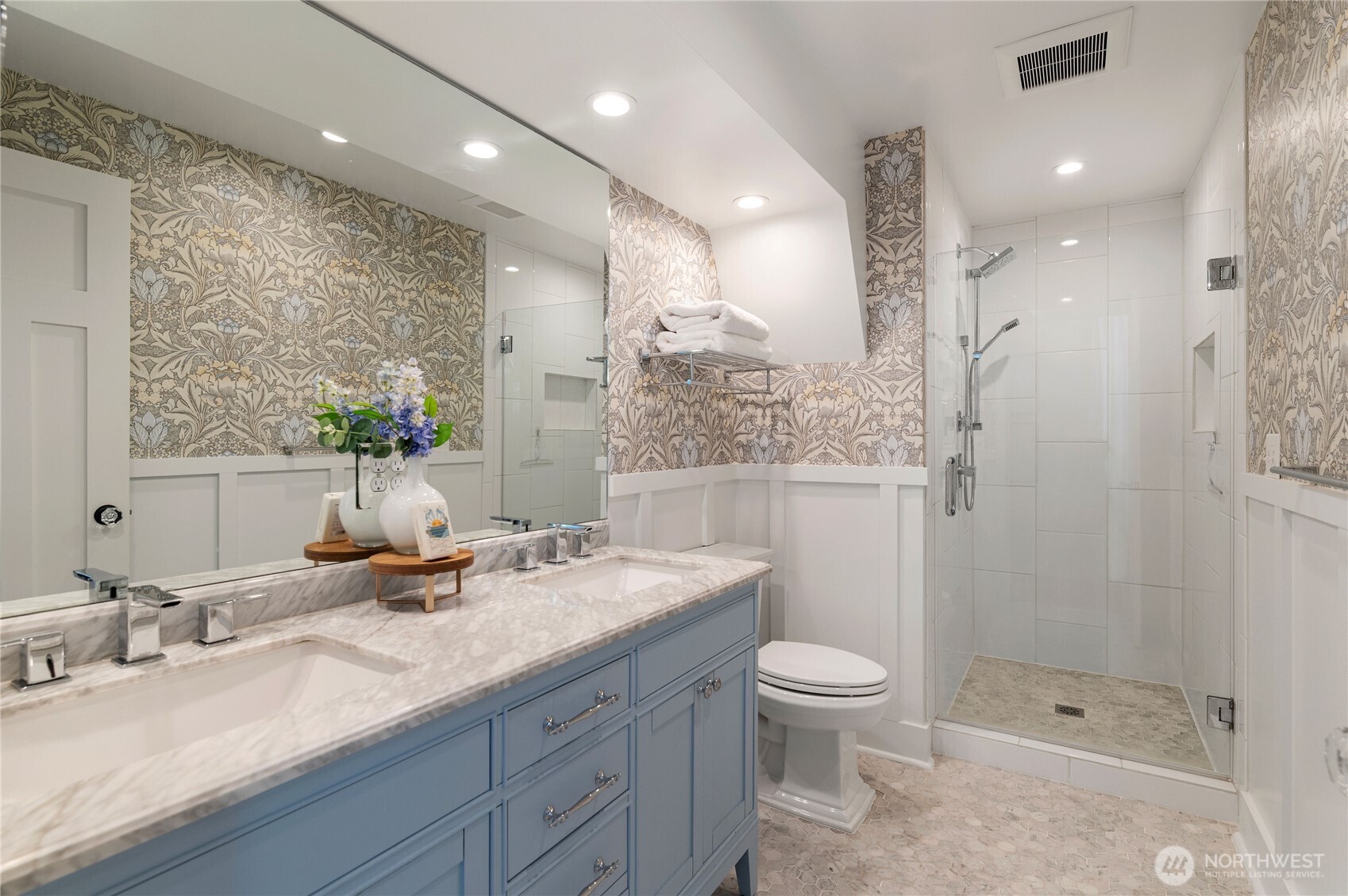 2425 Marine Drive Property Photo 20