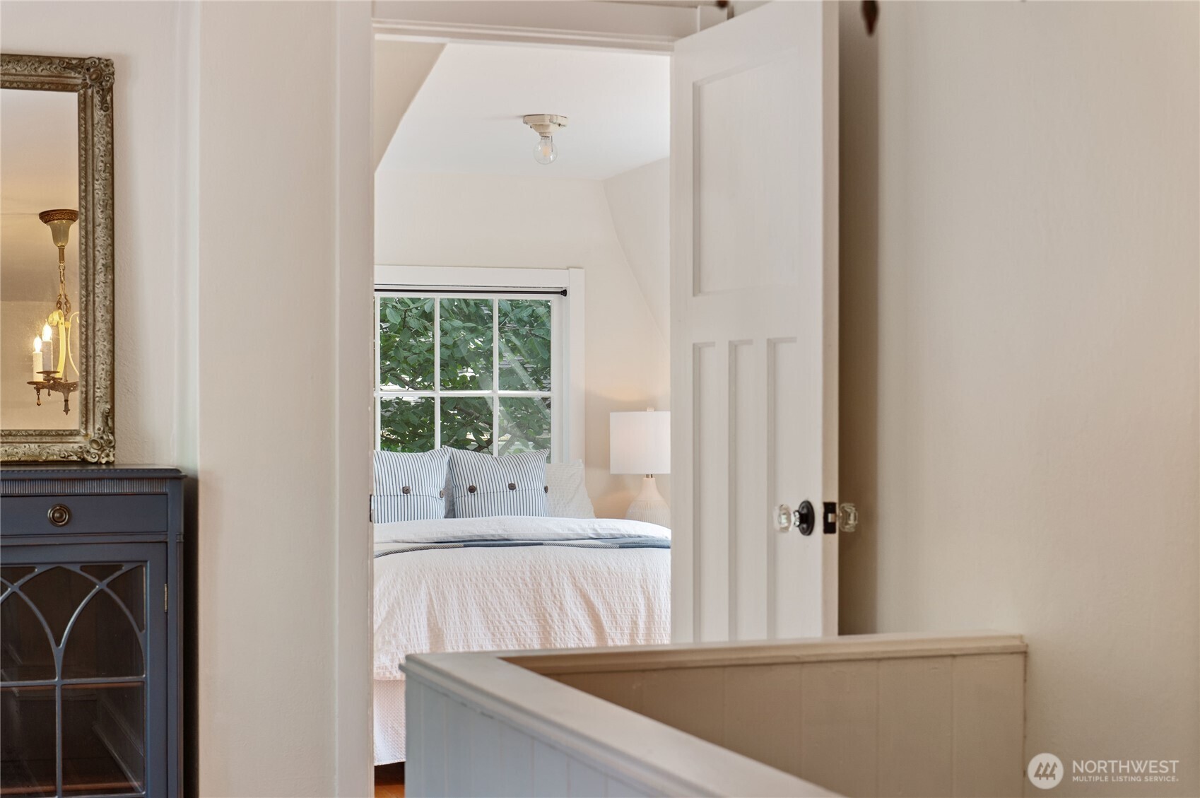 2425 Marine Drive Property Photo 21