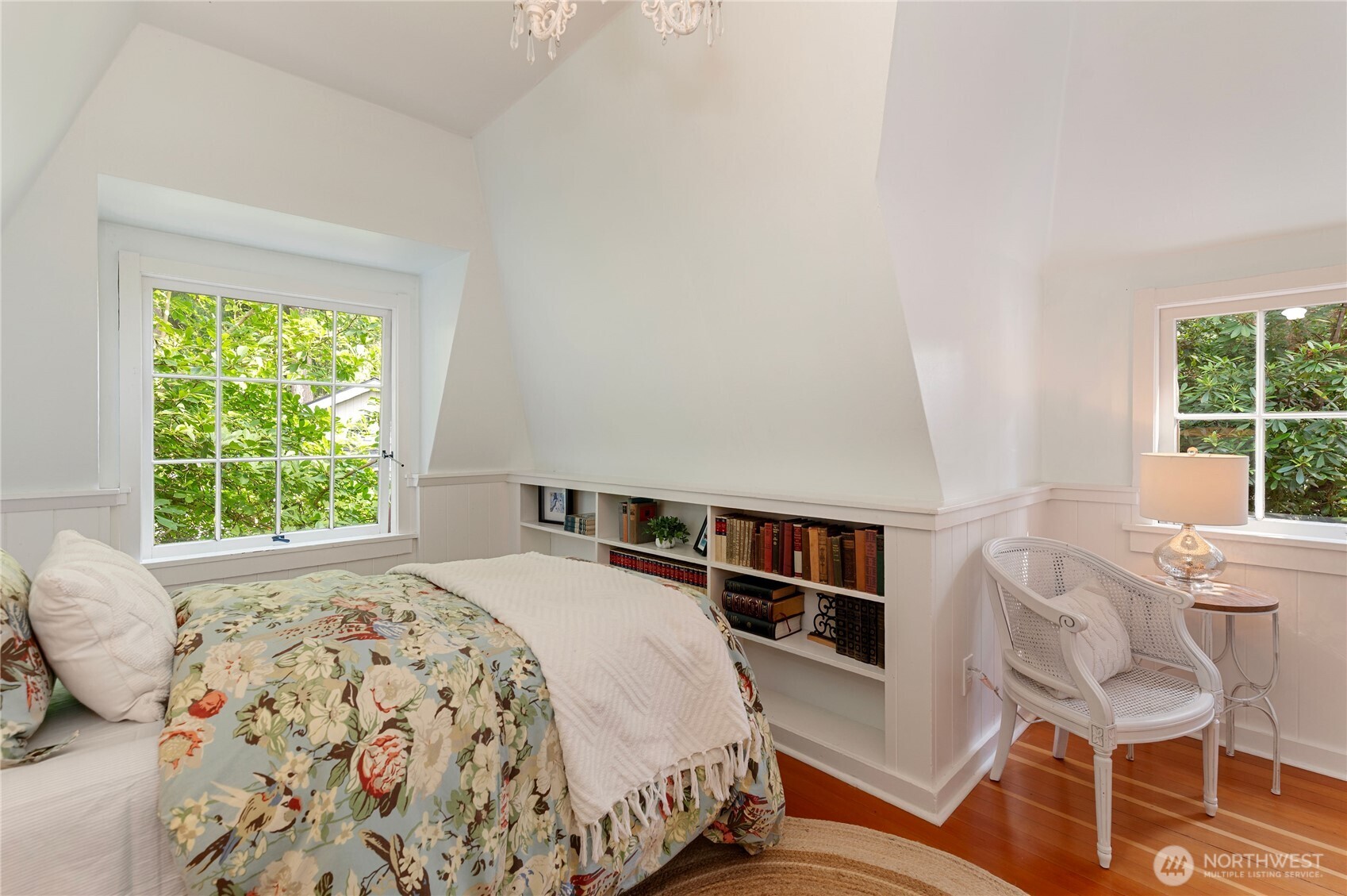 2425 Marine Drive Property Photo 24