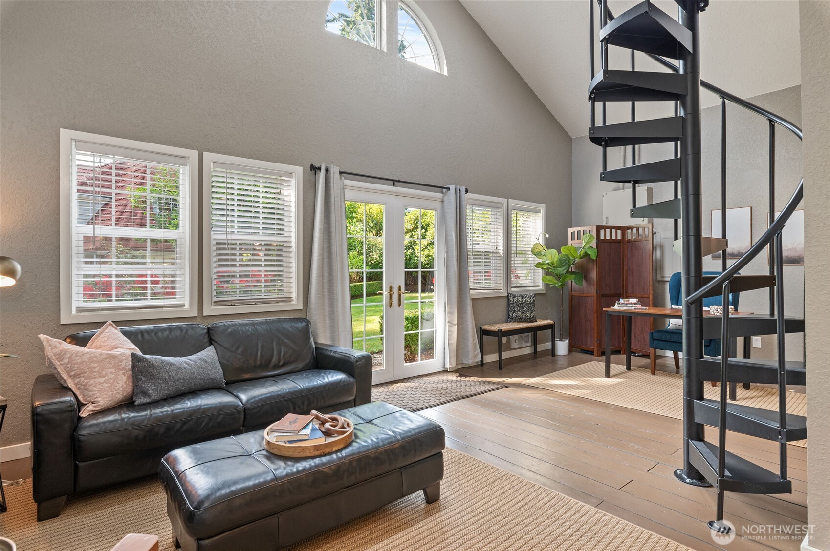 2425 Marine Drive Property Photo 29