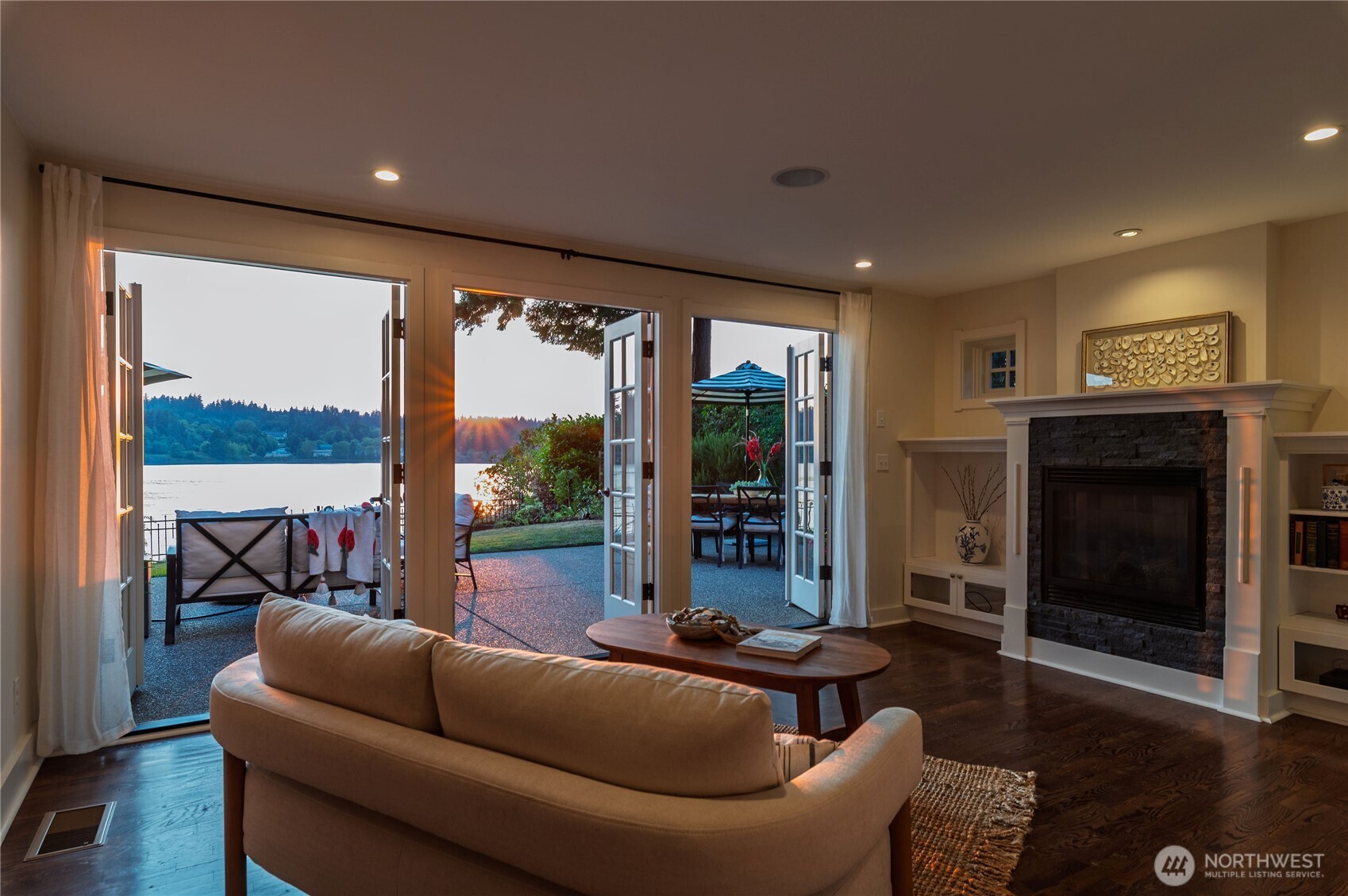 2425 Marine Drive Property Photo 34