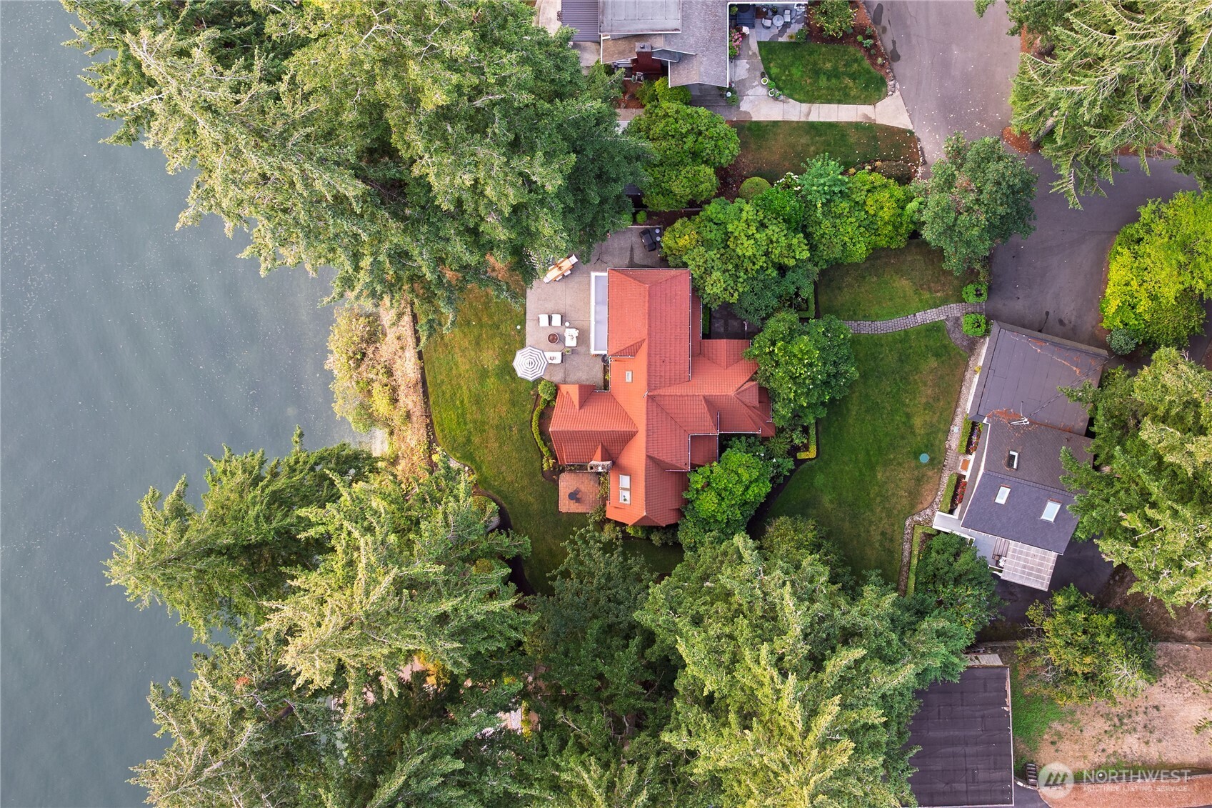 2425 Marine Drive Property Photo 40