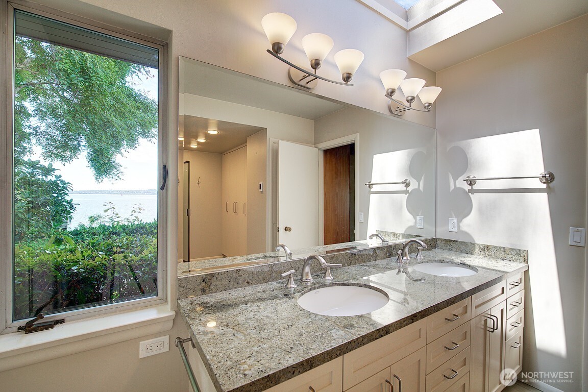 1605 73rd Avenue Property Photo 6