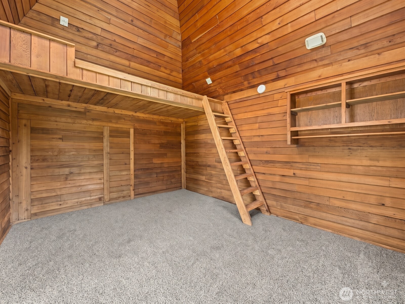 6112 202nd Place Property Photo 4