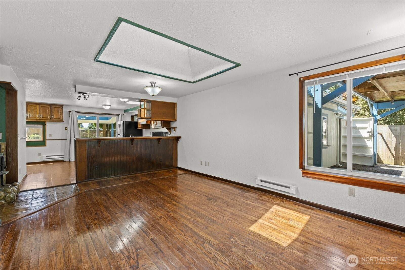 6112 202nd Place Property Photo 6