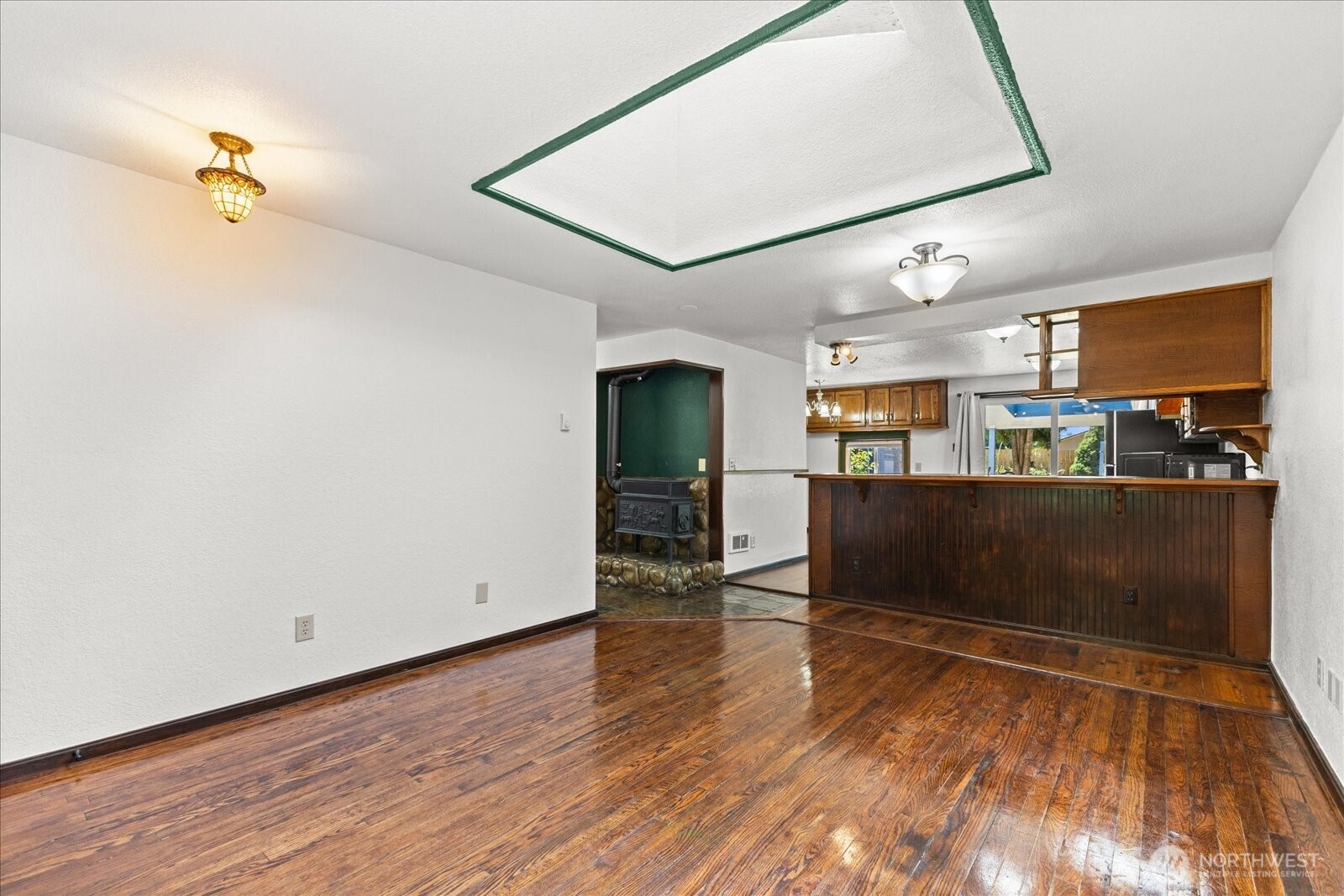 6112 202nd Place Property Photo 8