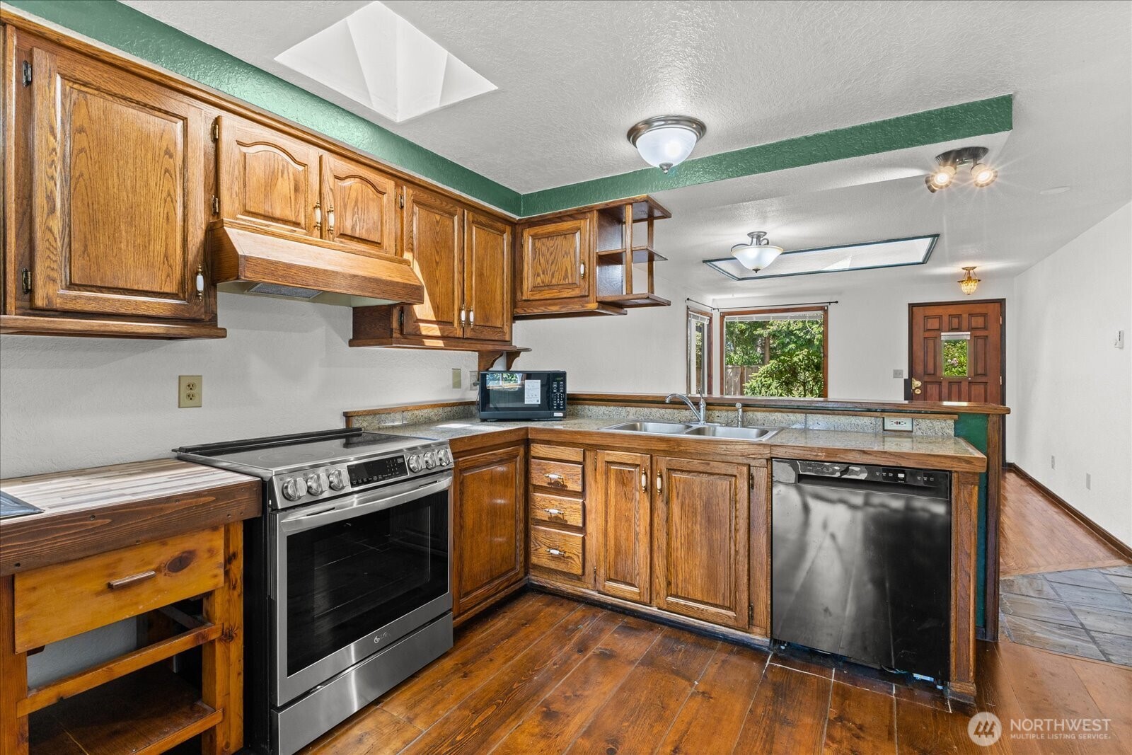 6112 202nd Place Property Photo 9