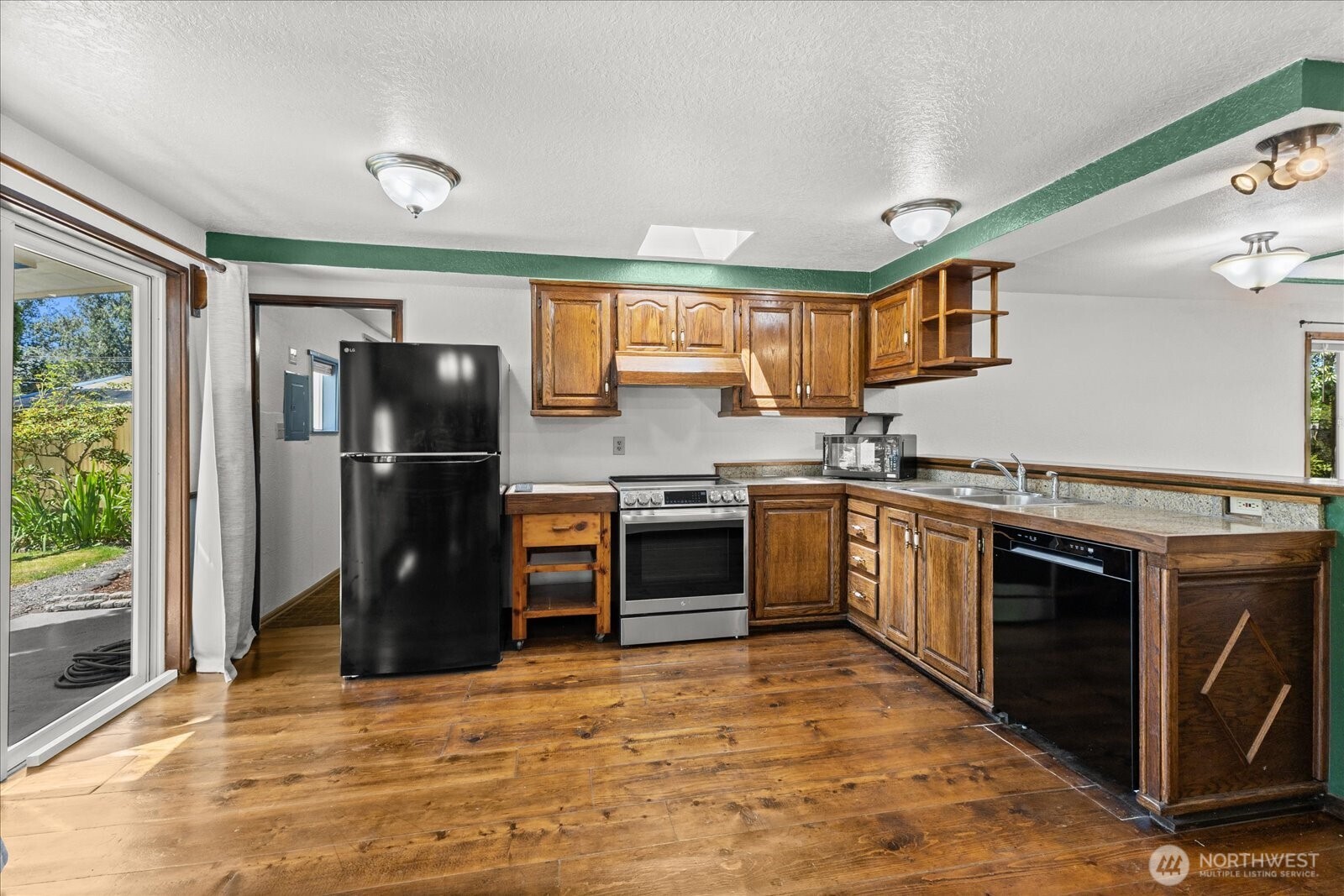 6112 202nd Place Property Photo 12