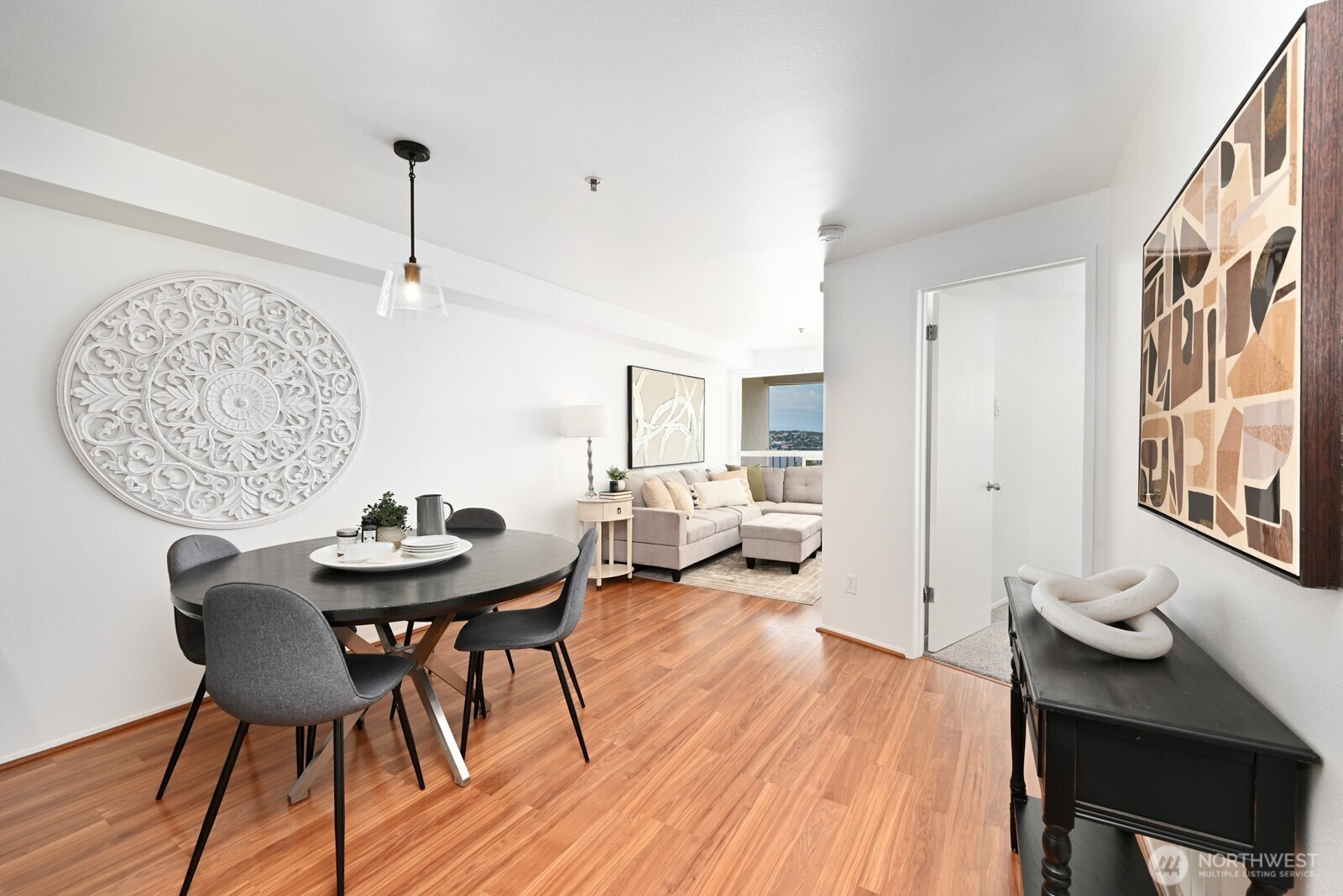 530 Melrose Avenue 605 Property Photo 13