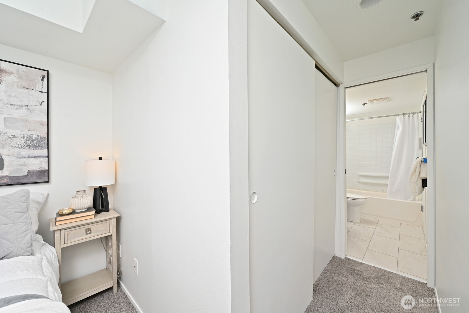 530 Melrose Avenue 605 Property Photo 23