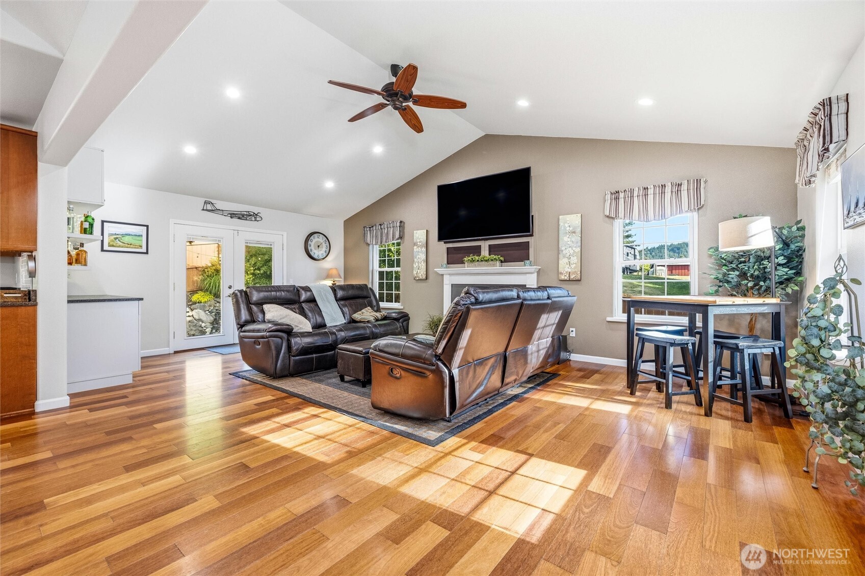 818 Haddon Road Property Photo 4