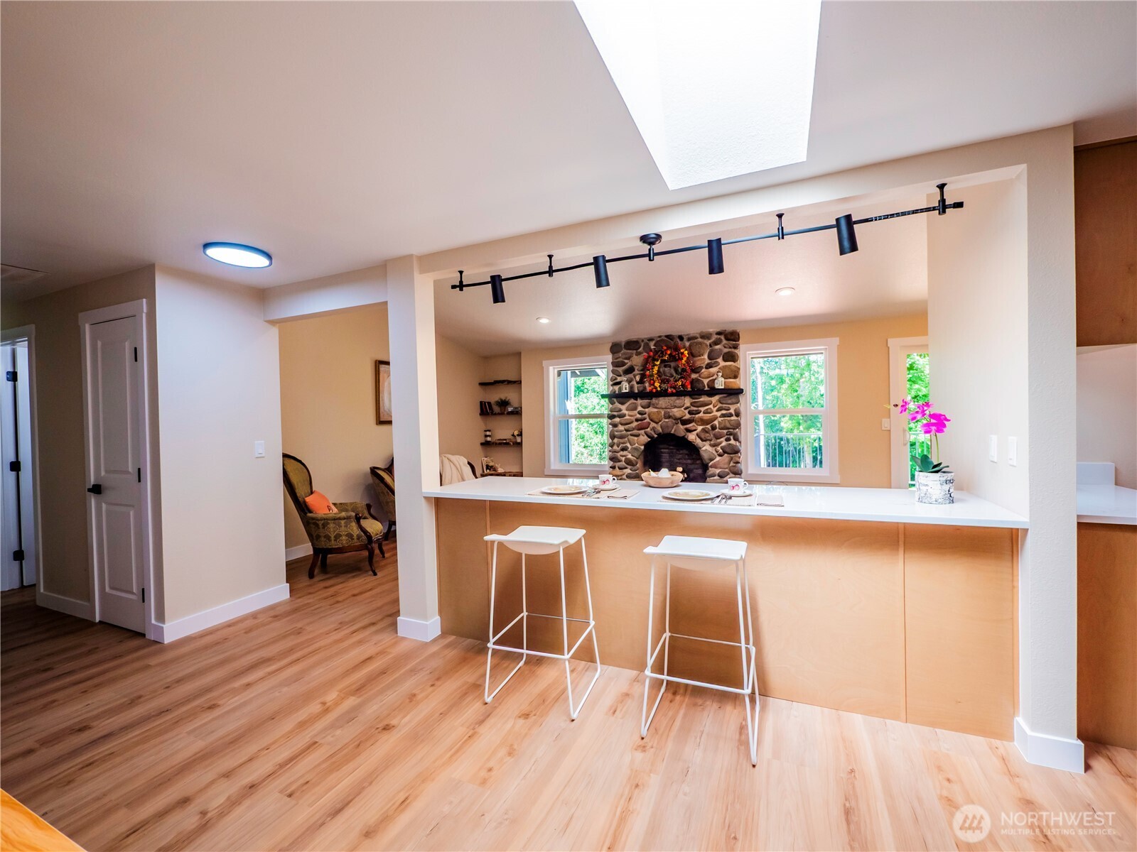 4742 Ruddell Road Property Photo 11