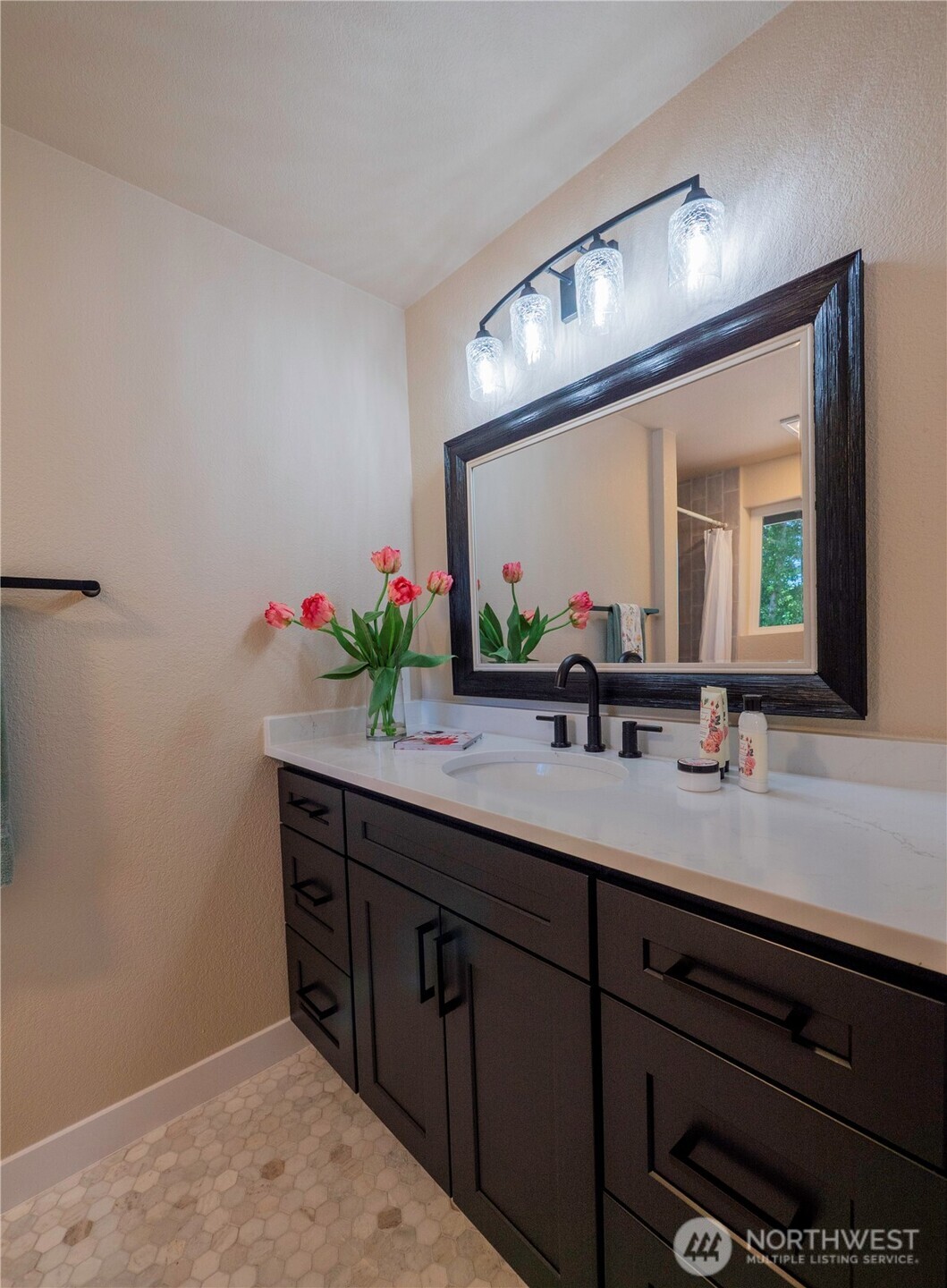 4742 Ruddell Road Property Photo 17