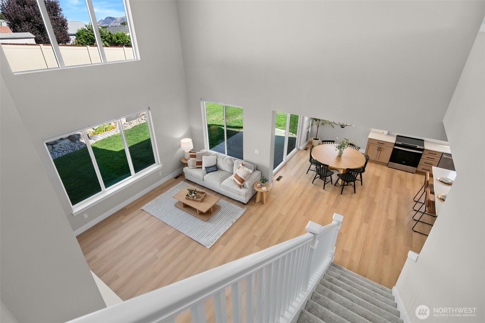 639 S Kent Avenue Property Photo 11
