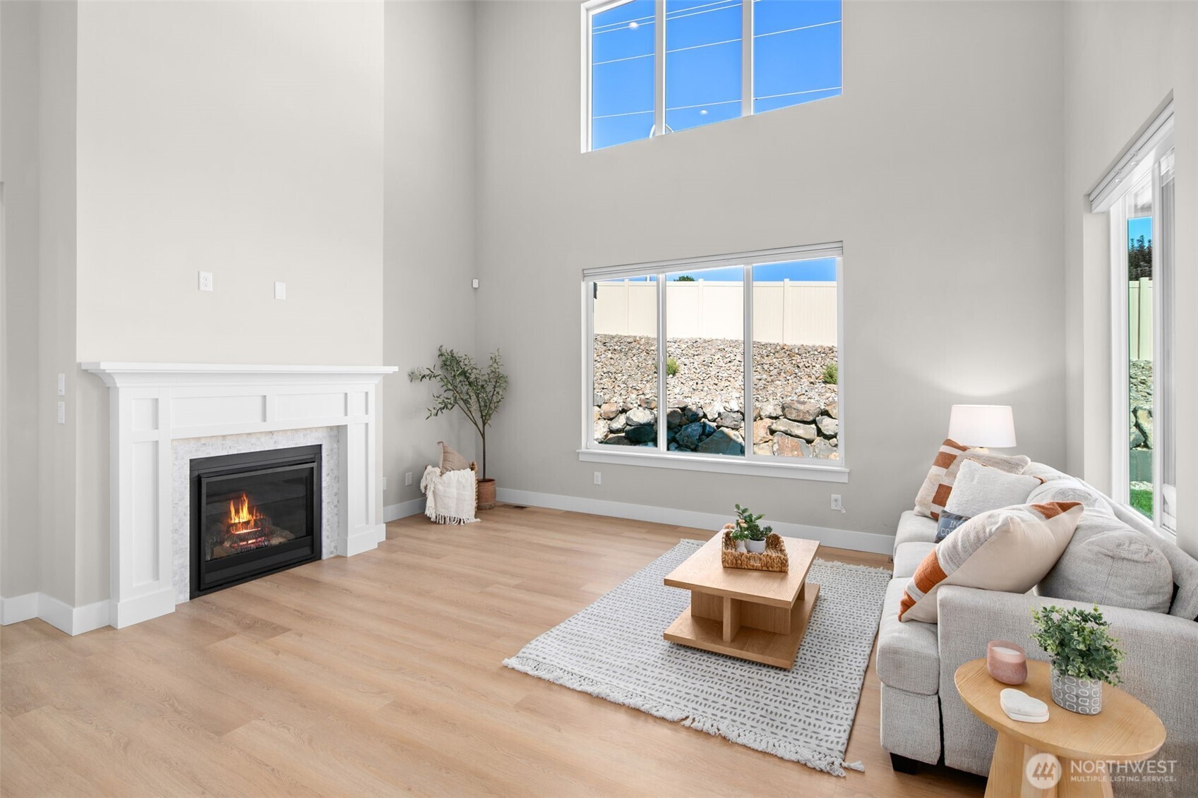 639 S Kent Avenue Property Photo 13