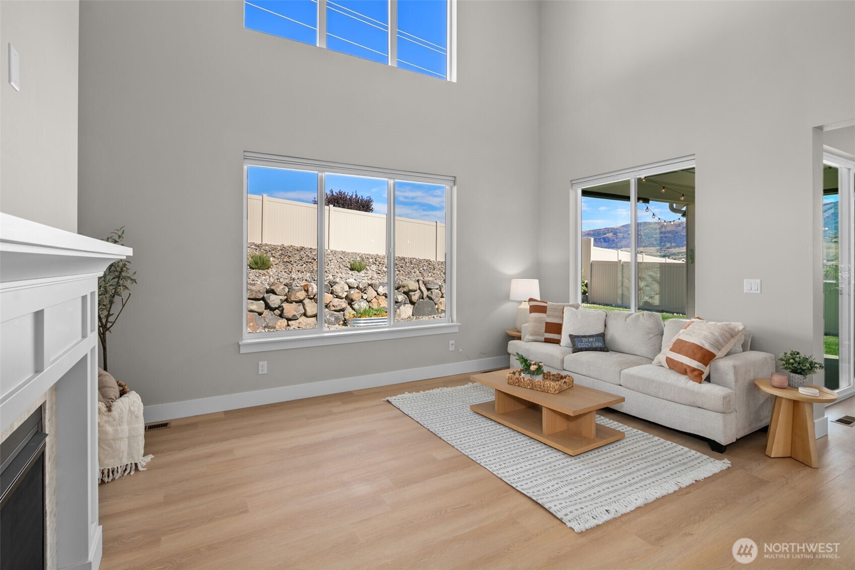 639 S Kent Avenue Property Photo 14