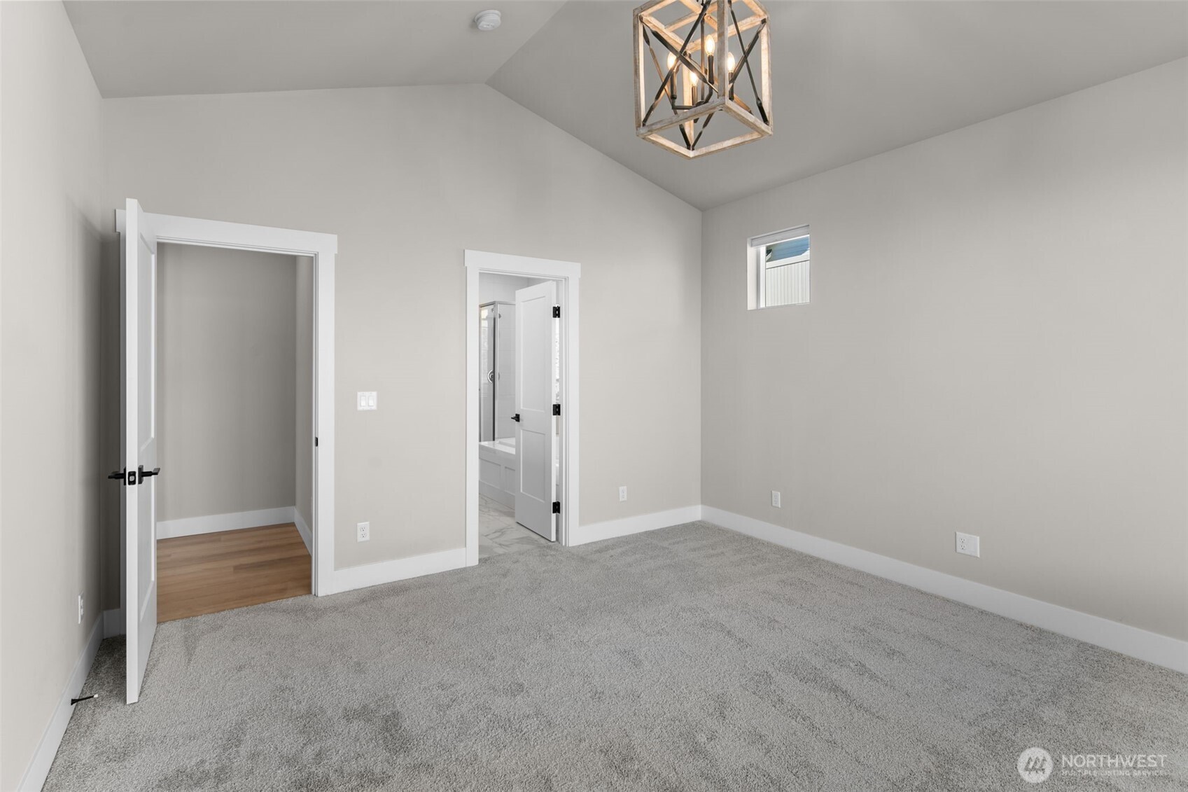 639 S Kent Avenue Property Photo 22